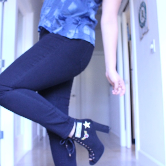 High wide heel with laces - Picture 2 of 5